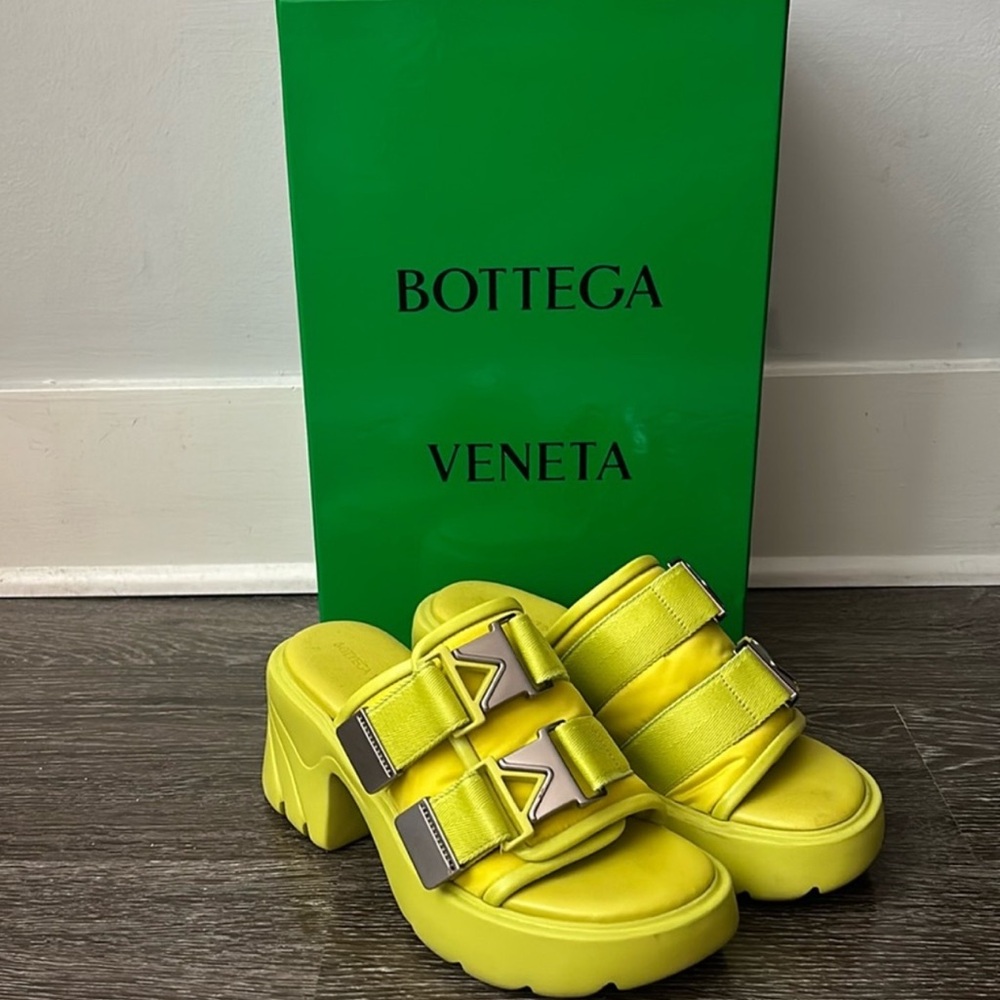 Bottega Veneta Flash Buckle Mule Sandal